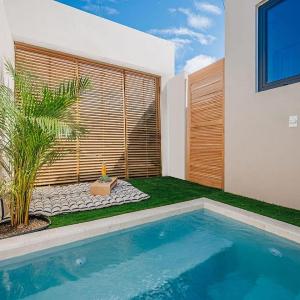 Luxury Plunge Pool - 6 min Walk to Palm Beach
