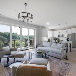 Luxury Downtown Loft - Balcony and Rooftop Bar!