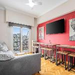 Diakou 38 Sunny cozy 3bd apt just a min away to Acropolis Athens 