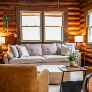 Riverwood - James River Cabin Riverfront with Hot Tub and Mountain Views!