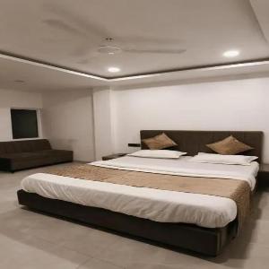 FabHotel Saraca Inn