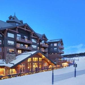 Luxury 4 Bedroom One Ski Hill Place Condo - Ski-In Ski-Out