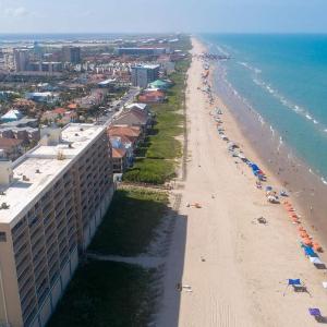 Penthouse Beachfront Views Renovated condo
