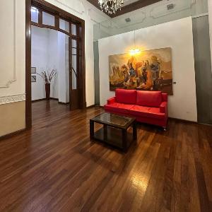 Depto luminoso en zona histórica a pasos de La Cañada