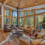Black Diamond Chalet! Quiet Private Mountain Luxury- Near Tamarack Resort- Lake Cascade
