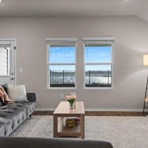 Marbella Lane - Amazing 4BR Lakeview Home