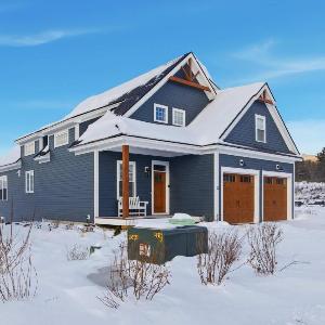 The Owl's Nest Retreat at North Lake