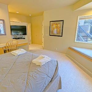 Mt Bachelor Village 331 B
