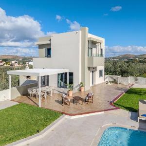 Dina Villa