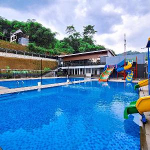 RedDoorz @ Rosa Glamping And Pool Ciparay