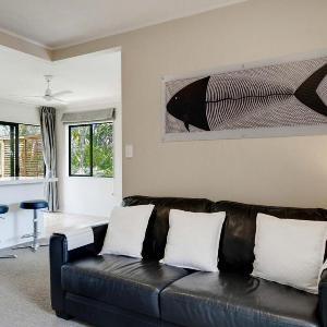 The Studio Modern Charm Peaceful Garden Surrounds