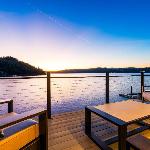Luxury Waterfront Retreat Dock Views & Lake Days Idaho