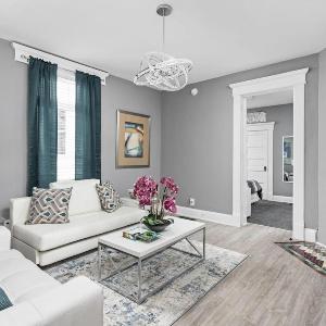 Elegant 1BR Workspace Near Parks and Summit Lake