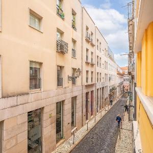 Boutique Apartment with Balcony in Bairro Alto