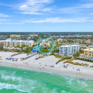 2BR Beach Club – Beach Heated Pool & Hot Tub