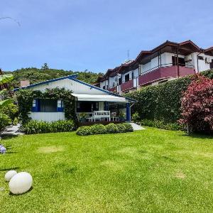 Casa beira mar de Jurerê com piscina