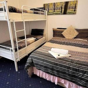Holiday Plus - 50 Palatine Road