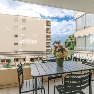 Modern apartment in Cannes 6 people