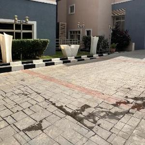 Glovis Suites