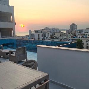 Penthouse avec Rooftop 2 chambres Vue Mer Colline derrière Praia Grande à 100 m de la Plage
