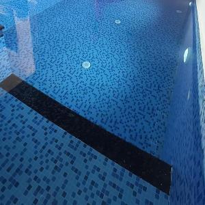 The Royal Ascot Holiday Home Room with attached indoor private pool