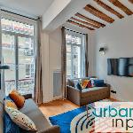 UrbanFlat 98 - Large Apartment in the center of Paris 