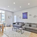 UrbanFlat 126 - Grand Appartement Parisien dans le centre