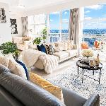 Lvl 32 Sub-Penthouse with Harbour Views