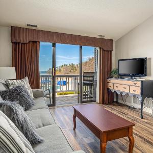Stunning Lake Views The Shores 5577