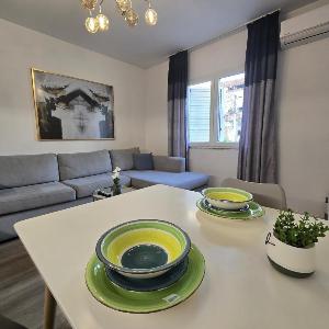Enzo CozyApartments-Wilson Square