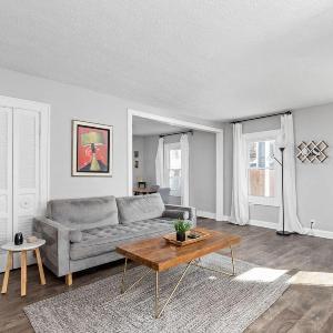 Charming Getaway - Deck & Patio - Walkable Area - Family Friendly