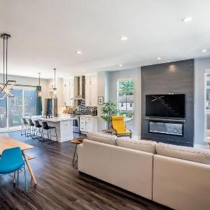 Lux Home 5 mins to Grand Park with Private Garage-Family Friendly