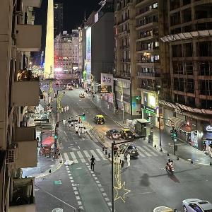 Av corrientes 1