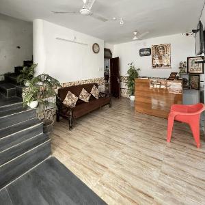 Tripathi's Rampath Inn Near Ram Mandir
