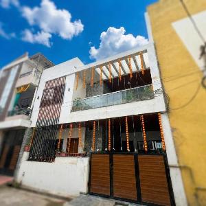 Aura Homestay