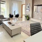 Brown 9 3BR Apt in Sioufi
