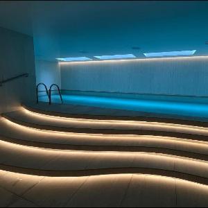 Apart Studio de Lujo La Carolina Piso Alto Piscina Jacuzzi Padel Gym