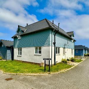 Old and New England Cottages - two 3 bedroom cottages nearby - Part of the The Bay Filey Holiday Village with pool gym and direct beach access pub restaurant tennis and meadows walks