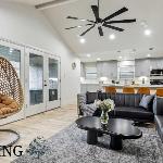 Luxury 4Bd 2Ba w Hot-Tub & Cinema Room - 14 guest Houston