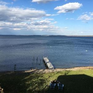 Lake Dreamin - 100ft Private Level Beach w Hot Tub & Amazing Views - Pets OK - Walk to Winery & Brewery
