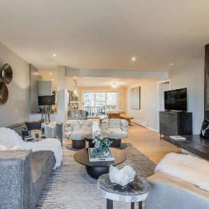 Renovated Riverfront 3 BR Walk to Gondola