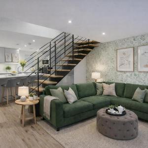 Chic Central Cheltenham Home for 8