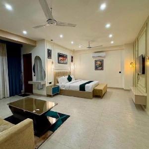 Hotel Four Square - Karachi