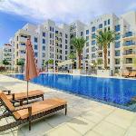 Silk Valley - Luxury Studio in Town Square with Pool View - Walk to Park