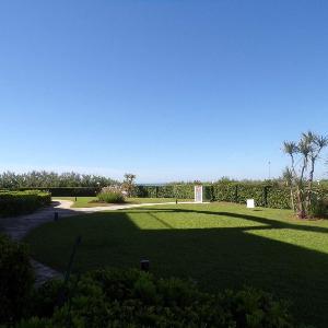 Studio Cabine en Bord de Plage avec Piscine Jardin et Parking Privé - FR-1-328-231