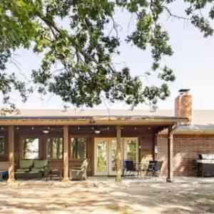 Rolling Oaks Retreat on Eufaula Lake OK