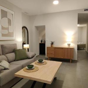 New Hostly Goyeneta