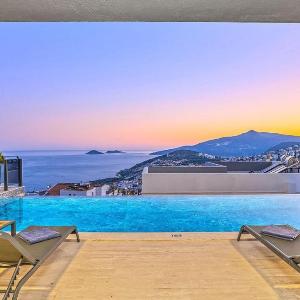 Luxury 5 bedroom seaview villa with private heated pool