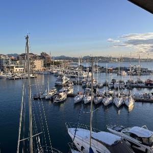 CAP HERMES 4eme etage vue exceptionnelle sur le port