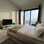 Spacious 1BR - Alexis Tower 1 - Close to Metro